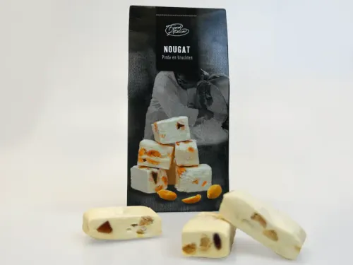 Fransk nougat med peanuts og frugt