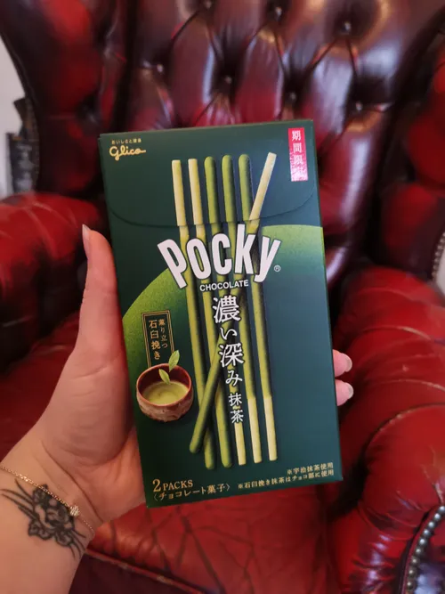 Pocky Dark Matcha