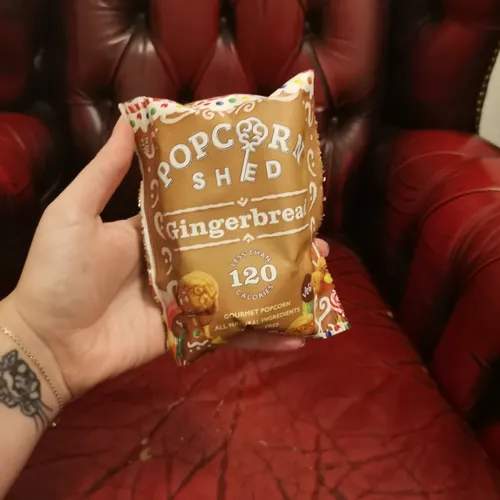 Gingerbread popcorn