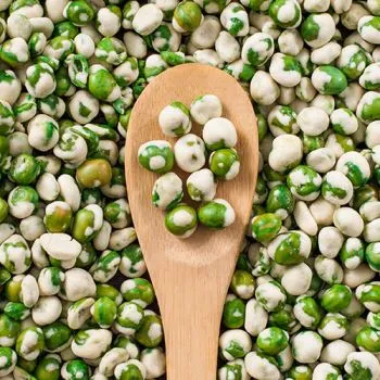 Coated green peas